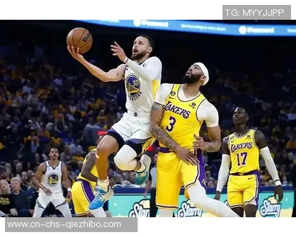 湖人勇士季前赛对决精彩回顾与球员表现分析 湖人勇士季前赛对决精彩回顾与球员表现分析